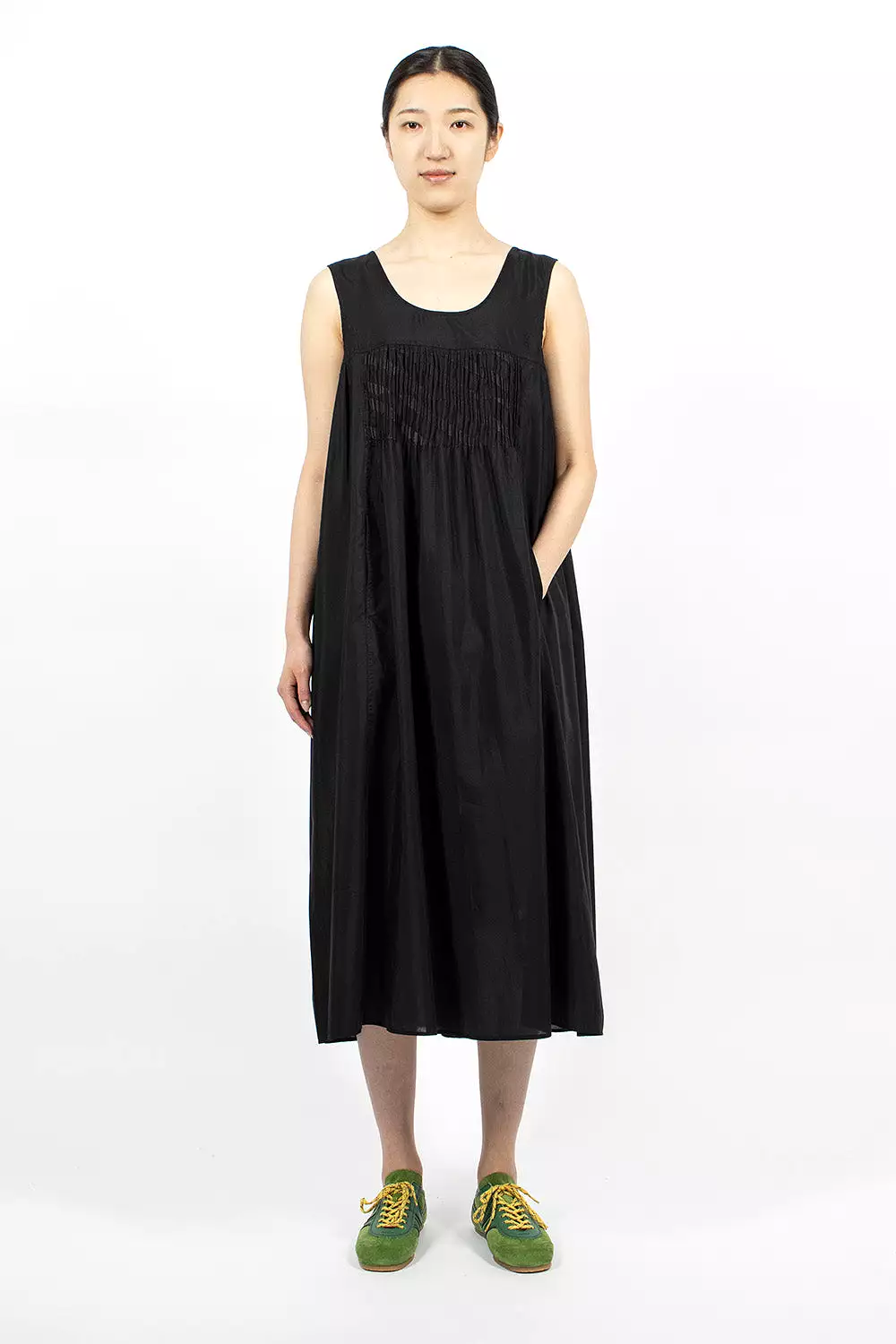 Sleeveless Pleated Embroidery Dress Black