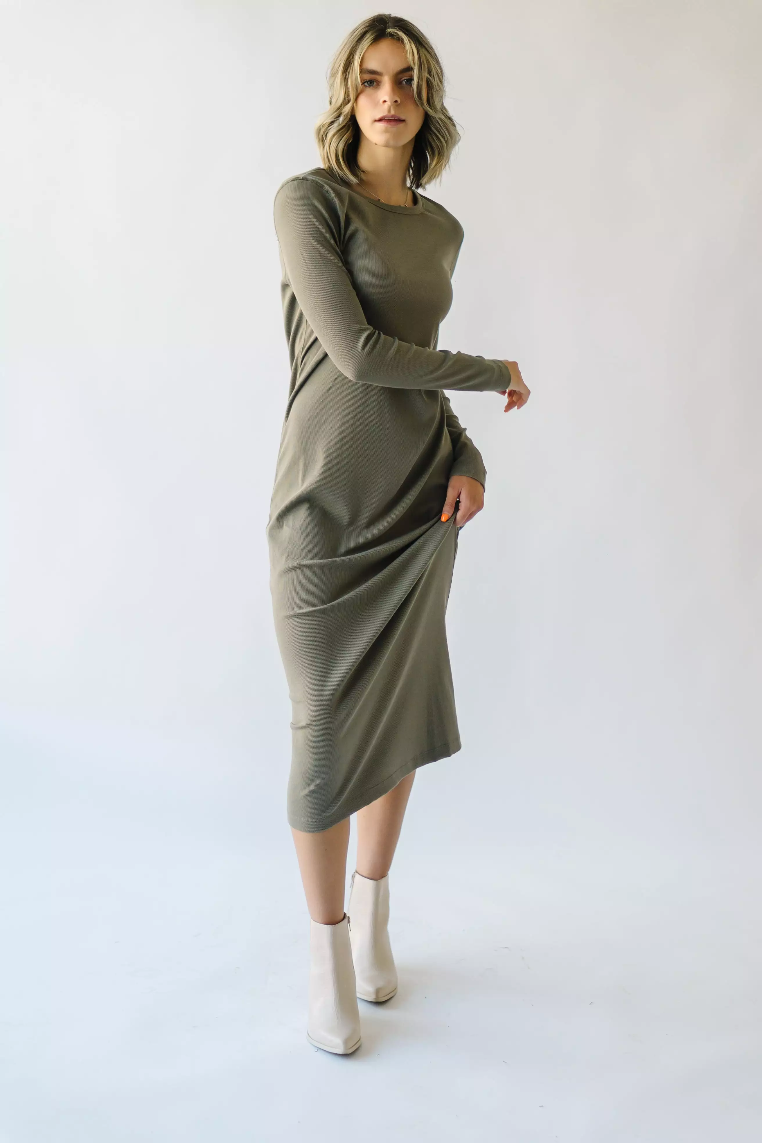 The Carbondale Ribbed Midi Dress in Olive