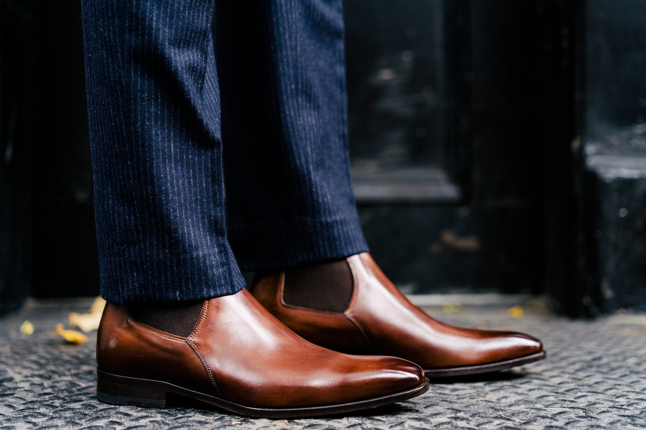 The Wayne Low-Cut Chelsea Boot - Marrone