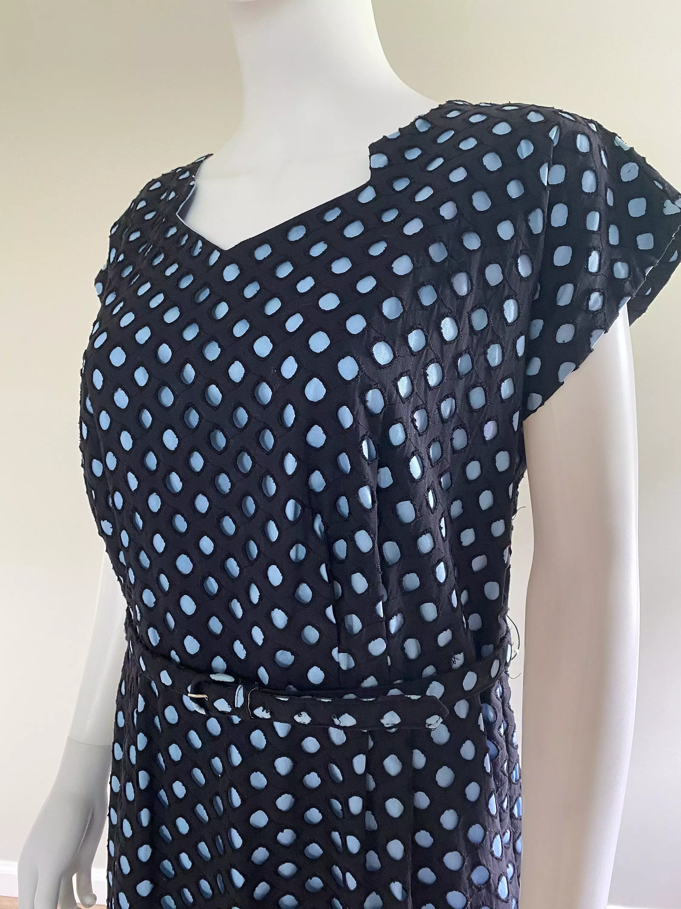 Vintage 1950s Plus Size Navy Eyelet Cotton Dress / 50s Retro Navy and Periwinkle Wiggle Dress / Size 2X