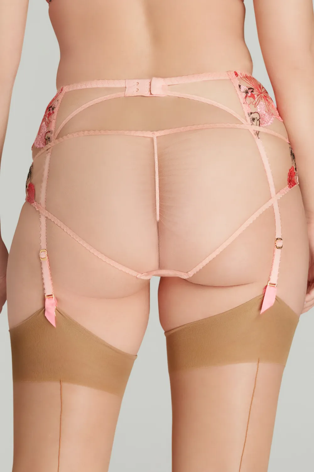 Zuri Suspender